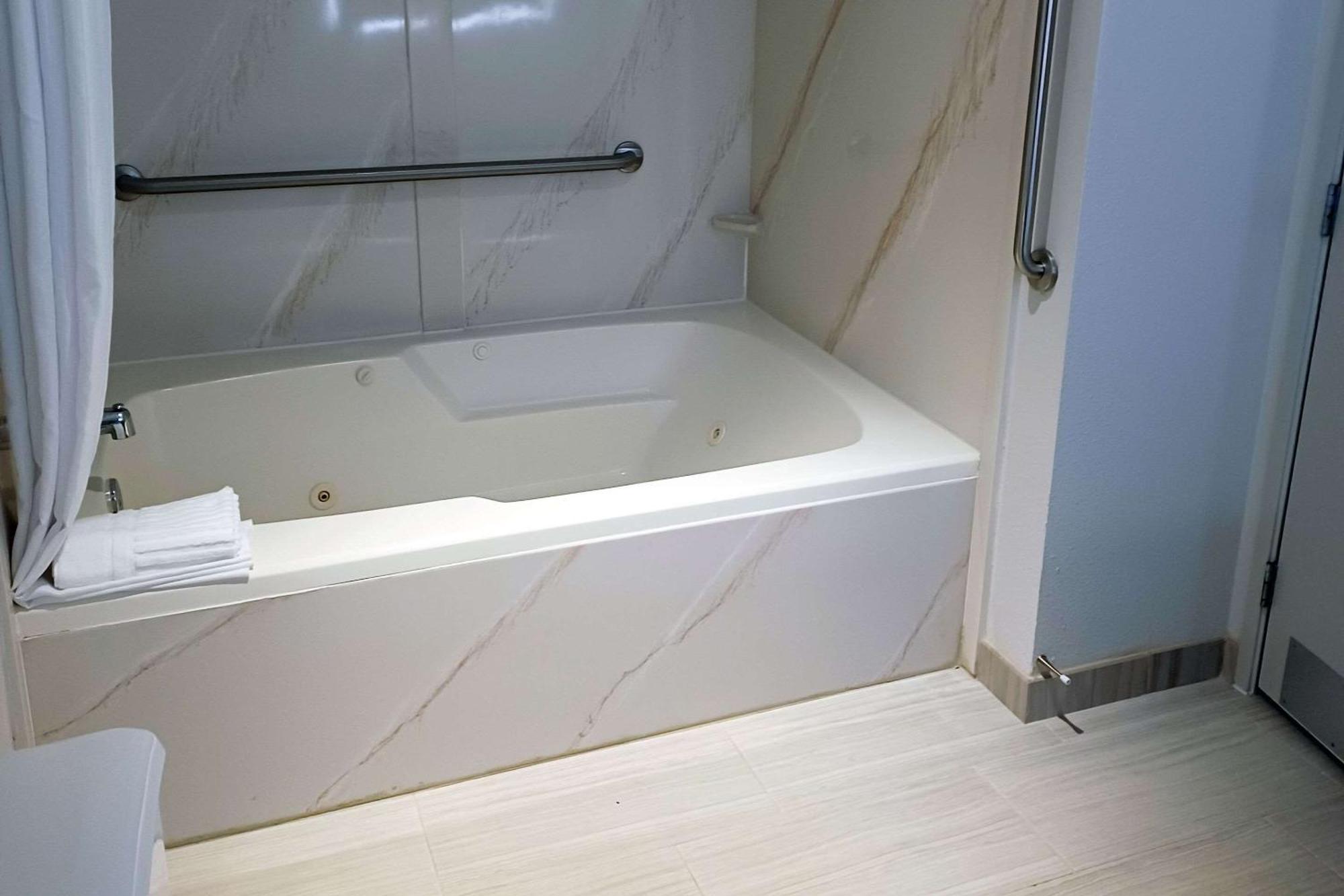 Comfort Inn Edinburgh - Columbus Εξωτερικό φωτογραφία